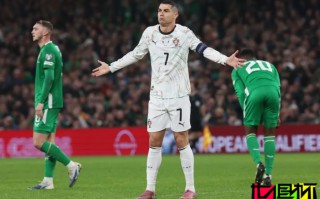 C罗 国家队生涯首红，无缘葡萄牙出线决定战