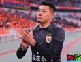 扔队长袖标，王大雷 发文道歉