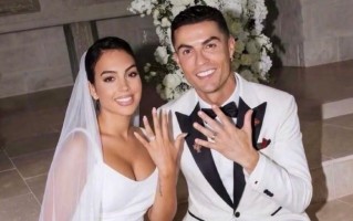 “C罗宣布结婚”登顶热搜！6小时获1500万点赞 熊皇+字母哥祝贺