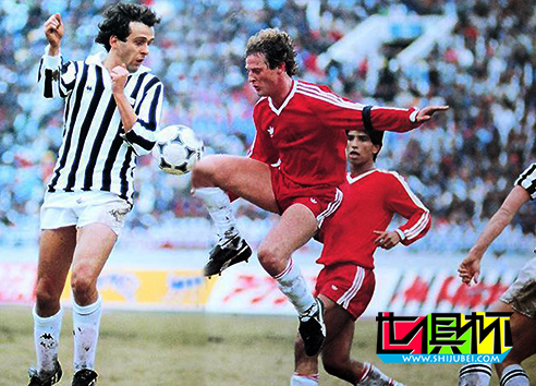 1985年12月8号意大利尤文图斯4:2（点球）击败阿根廷青年人-第2张图片-世俱杯