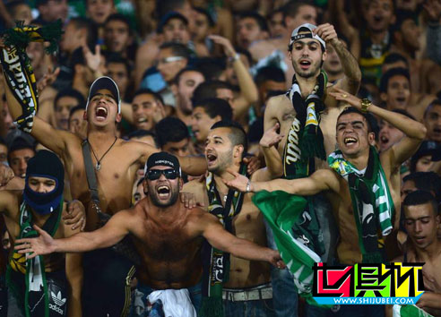 2013年世俱杯摩洛哥球迷疯狂震惊记者 超3万人嘘声头晕目眩