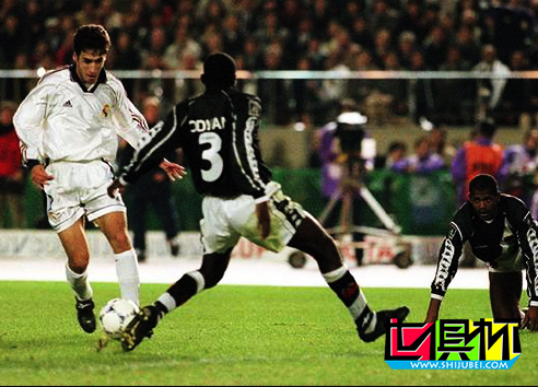 1998年12月1日西班牙皇家马德里队2:1战胜巴西瓦斯科达伽马队