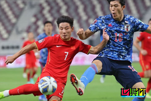 世预赛亚洲区国足0-1不敌日本队，12强赛2连败B组垫底