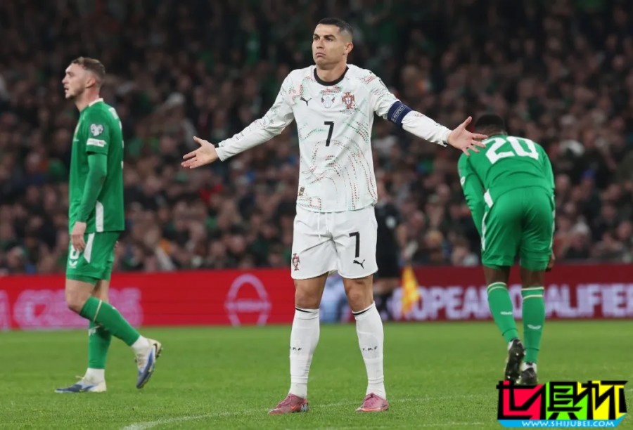C罗 国家队生涯首红，无缘葡萄牙出线决定战-第1张图片-世俱杯