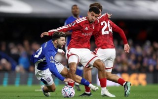 防住了热刺的6000万，没防住翻窗的小偷