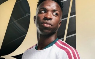 皇马官宣与26岁维尼修斯完成续约，新合同至2032年