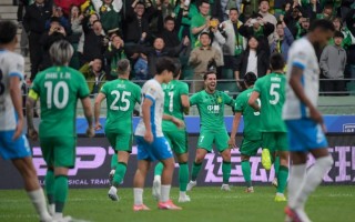 国安：里程碑之夜双线四连胜，法比奥伤退赛季报销