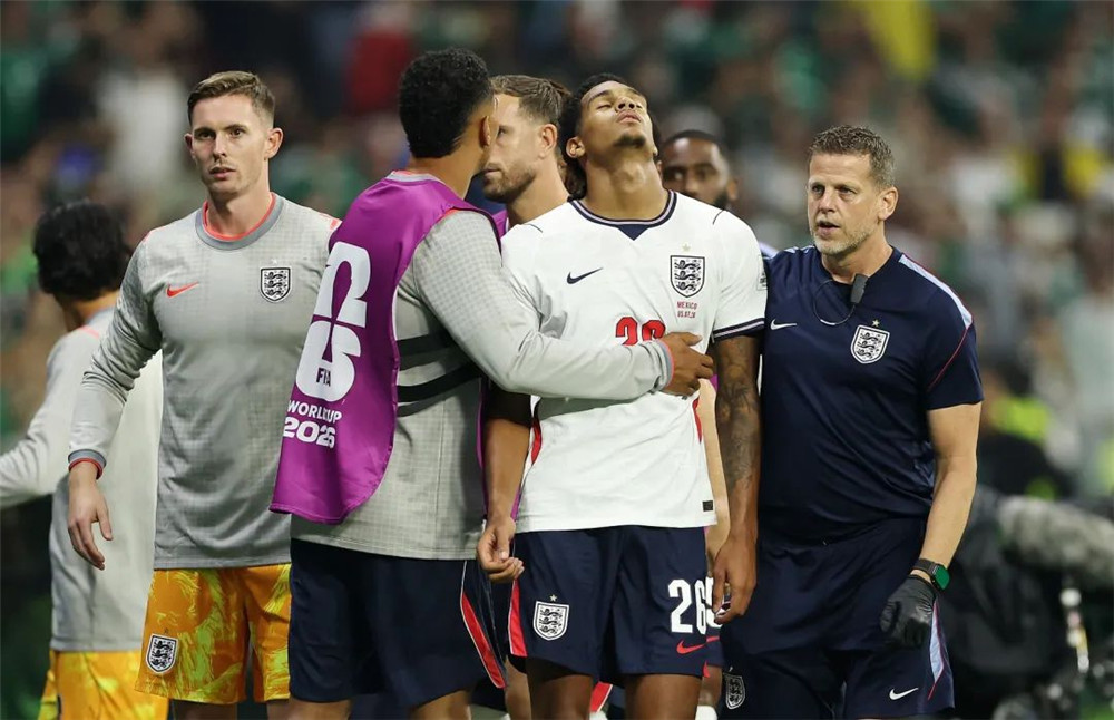 FIFA：英格兰后卫宽萨禁赛2场，世界杯期间执行！-第1张图片-世俱杯